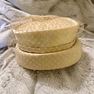 Stunning “Unique Made” Vintage Pillbox Hat